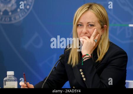 Italien, Rom, 31. Oktober 2022 :die neue Premierministerin Giorgia Meloni hält die erste Pressekonferenz nach dem Ministerrat Foto Remo Casi ab Stockfoto