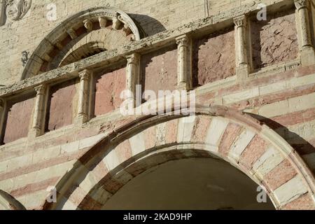 Der Palazzo dei Priori ist eines der besten Beispiele in Italien für einen öffentlichen Palast aus dem kommunalen Zeitalter. Es steht auf der zentralen Piazza IV Novembre in Perug Stockfoto