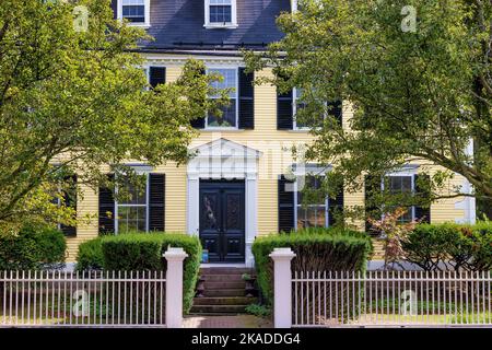 Salem, Massachusetts, USA - 3. September 2022: Wunderschöne alte Häuser in der Stadt. Stockfoto