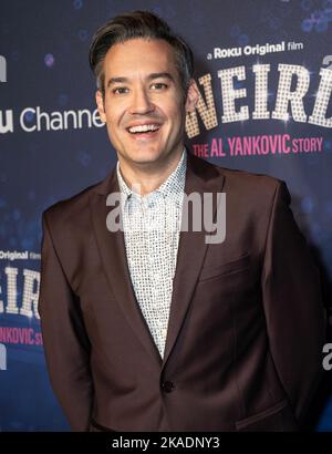 1. November 2022, New York, New York, USA: Eric Appel nimmt an der New Yorker Premiere von Roku Originals Teil - Weird: The Al Yankovic Story im Alamo Drafthouse Cinema Downtown Brooklyn (Bildquelle: © Lev Radin/Pacific Press via ZUMA Press Wire) Stockfoto