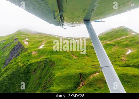 Luftaufnahme der abgelegenen Kodiak Island; de Havilland; Beaver; Wasserflugzeug; Alaska; USA Stockfoto