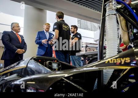 2022-11-02 15:02:26 THESSALONIKI - König Willem-Alexander während eines Besuchs an der Aristoteles-Universität am letzten Tag des dreitägigen Staatsbesuchs zu Griechenland. ANP SEM VAN DER WAL niederlande Out - belgien Out Stockfoto