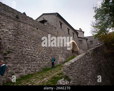 Italien, Toskana, Arezzo, Casentino, Wallfahrtskirche La Verna. Stockfoto