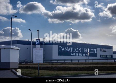 Breslau, Polen - 19. Februar 2022: Lagergebäude des Unternehmens Panattoni Europe. Stockfoto