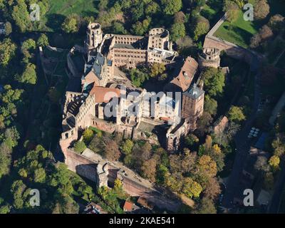 LUFTAUFNAHME. Das Heidelberger Schloss. Baden-Württemberg, Deutschland. Stockfoto