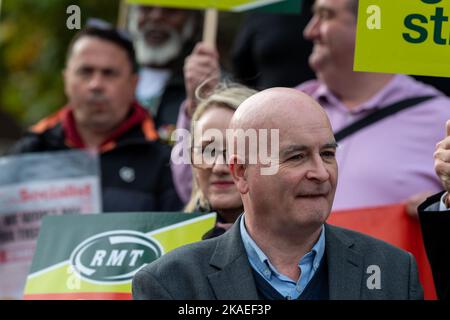 London, Großbritannien. 2.. November 2022. RMT/TUC-Kundgebung und TUC-Lobby des parlaments und des TUC-Protests Mick Lynch Generalsekretär RMT Credit: Ian Davidson/Alamy Live News Stockfoto