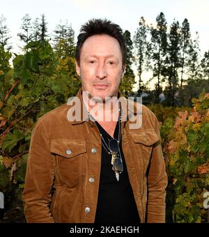 Oakville, USA. 01.. November 2022. Julian Lennon posiert während des 2022 Live in the Vineyard in der Robert Mondavi Winery am 01. November 2022 in Napa, Kalifornien. Foto: Casey Flanigan/imageSPACE/Sipa USA Kredit: SIPA USA/Alamy Live News Stockfoto