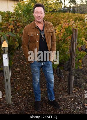 Oakville, USA. 01.. November 2022. Julian Lennon posiert während des 2022 Live in the Vineyard in der Robert Mondavi Winery am 01. November 2022 in Napa, Kalifornien. Foto: Casey Flanigan/imageSPACE/Sipa USA Kredit: SIPA USA/Alamy Live News Stockfoto