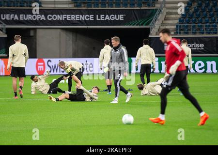 Die Abbildung zeigt ein Training des norwegischen Teams Molde FK, Mittwoch, 02. November 2022 in Gent, zur Vorbereitung des morgigen Spiels gegen das belgische Fußballteam KAA Gent am 6/6. Tag der Gruppenphase der UEFA Europa Conference League. BELGA FOTO JAMES ARTHUR GEKIERE Stockfoto