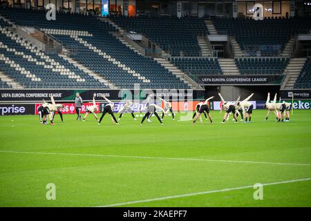 Die Abbildung zeigt ein Training des norwegischen Teams Molde FK, Mittwoch, 02. November 2022 in Gent, zur Vorbereitung des morgigen Spiels gegen das belgische Fußballteam KAA Gent am 6/6. Tag der Gruppenphase der UEFA Europa Conference League. BELGA FOTO JAMES ARTHUR GEKIERE Stockfoto