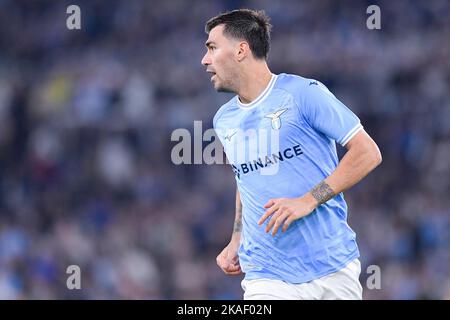 Rom, Italien. 30. Oktober 2022. Alessio Romagnoli von der SS Lazio schaut während der Serie Ein Spiel zwischen Lazio und US Salernitana 1919 im Stadio Olimpico, Rom, Italien am 30. Oktober 2022. Kredit: Giuseppe Maffia/Alamy Live Nachrichten Stockfoto