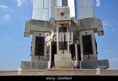 Das Völkermord-Denkmal in Igdir, Türkei, wurde erbaut, um die Ereignisse zu repräsentieren, die 1915 während der türkisch-armenischen Kriege stattfanden. Stockfoto