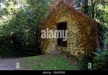 Die Gorse Mill für die Zubereitung von Ginster als Tierfutter, St. Fagans Museum. Oktober 2022. Herbst Stockfoto