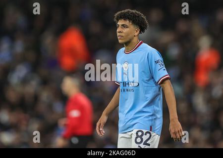 Manchester, Großbritannien. 02.. November 2022. Rico Lewis #82 von Manchester City während des UEFA Champions League-Spiels Manchester City gegen Sevilla im Etihad Stadium, Manchester, Großbritannien, 2.. November 2022 (Foto von Mark Cosgrove/News Images) in Manchester, Großbritannien am 11/2/2022. (Foto von Mark Cosgrove/News Images/Sipa USA) Quelle: SIPA USA/Alamy Live News Stockfoto