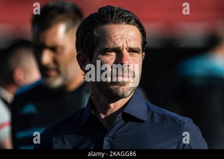 Buenos Aires, Argentinien. 02.. November 2022. Fernando Gago vom Racing Club kümmert sich um das Halbfinale der Trofeo De Campeones zwischen Tigre und Racing Club im Tomás Adolfo Ducó Stadion (Estadio Tomás Adolfo Ducó). Endergebnis: Tigre 2:3 Racing Club. Kredit: SOPA Images Limited/Alamy Live Nachrichten Stockfoto