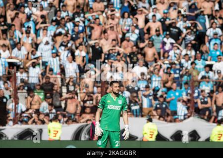 Buenos Aires, Argentinien. 02.. November 2022. Gabriel Arias vom Racing Club beim Halbfinale der Trofeo De Campeones zwischen Tigre und Racing Club im Tomás Adolfo Ducó Stadion (Estadio Tomás Adolfo Ducó). Endergebnis: Tigre 2:3 Racing Club. (Foto: Manuel Cortina/SOPA Images/Sipa USA) Quelle: SIPA USA/Alamy Live News Stockfoto