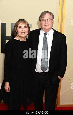 Michelle King und Robert King nehmen am 2. November 2022 am Finale der Serie „The Good Fight“ von Paramount im Museum of Art and Design Theatre in New York, New York, USA, Teil. Robin Platzer/ Twin Images/ Credit: SIPA USA/Alamy Live News Stockfoto