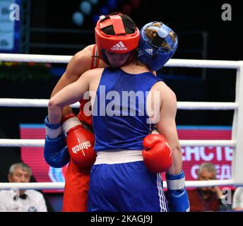 Orenburg, Russland - Mai 7, 2017 Jahr: jungen Boxer in der Meisterschaft von Russland konkurrieren in Boxen bei Junioren, 1999-2000 geboren Stockfoto