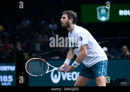 Paris, Frankreich. 03.. November 2022. Cameron Norrie von GBR während des Rolex Paris Masters, ATP Masters 1000 Tennisturniers, am 2. November 2022 in der Accor Arena in Paris, Frankreich. Kredit: Victor Joly/Alamy Live Nachrichten Stockfoto