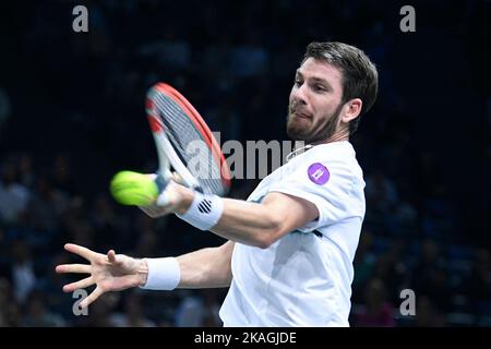 Paris, Frankreich. 03.. November 2022. Cameron Norrie von GBR während des Rolex Paris Masters, ATP Masters 1000 Tennisturniers, am 2. November 2022 in der Accor Arena in Paris, Frankreich. Kredit: Victor Joly/Alamy Live Nachrichten Stockfoto