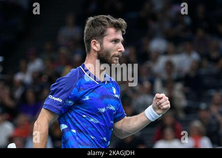 Paris, Frankreich. 03.. November 2022. Corentin Moutet aus Frankreich während des Rolex Paris Masters, ATP Masters 1000 Tennisturniers, am 2. November 2022 in der Accor Arena in Paris, Frankreich. Kredit: Victor Joly/Alamy Live Nachrichten Stockfoto