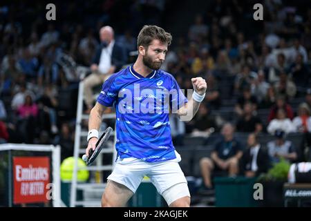 Paris, Frankreich. 03.. November 2022. Corentin Moutet aus Frankreich während des Rolex Paris Masters, ATP Masters 1000 Tennisturniers, am 2. November 2022 in der Accor Arena in Paris, Frankreich. Kredit: Victor Joly/Alamy Live Nachrichten Stockfoto