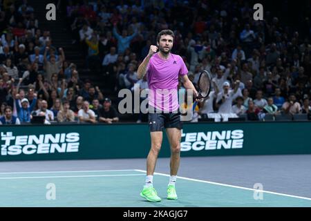 Paris, Frankreich. 02.. November 2022. Gilles Simon von Frankreich während des Rolex Paris Masters, ATP Masters 1000 Tennisturniers, am 2. November 2022 in der Accor Arena in Paris, Frankreich. Kredit: Victor Joly/Alamy Live Nachrichten Stockfoto