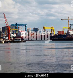 Türkei Istanbul Tuzla Werftübersicht, Schiffbau und Industrie, august 30 2022 Stockfoto