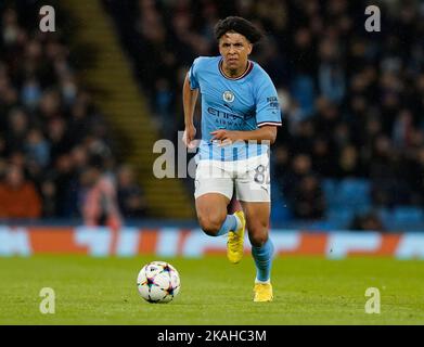 Manchester, Großbritannien. 2.. November 2022. Rico Lewis von Manchester City während des UEFA Champions League-Spiels im Etihad Stadium, Manchester. Bildnachweis sollte lauten: Andrew Yates/Sportimage Kredit: Sportimage/Alamy Live News Stockfoto