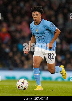 Manchester, Großbritannien. 2.. November 2022. Rico Lewis von Manchester City während des UEFA Champions League-Spiels im Etihad Stadium, Manchester. Bildnachweis sollte lauten: Andrew Yates/Sportimage Kredit: Sportimage/Alamy Live News Stockfoto