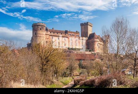 Schloss Castelnaus-Bretenoux, im Winter, auf dem Grundstück in Oczitanie, Frankreich Stockfoto