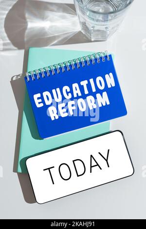 Inspiration zeigt Zeichen Bildungsreform. Geschäftsübersicht Schützen Sie den Inhalt vor dem Lesen durch illegale Personen Stockfoto