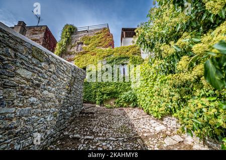 Kleine Straßen in der Bergstadt Erice im Westen Siziliens, Italien Stockfoto