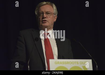 Rt. David Davis, Abgeordneter des britischen Parlaments für den Halbpreis und Howden und ehemaliger Vorsitzender der Konservativen Partei, sprach am Freitag, dem 5.. Februar 2016, bei der Veranstaltung zur Kampagne gegen die Bürger in Manchester, Greater Manchester, England, Großbritannien. Mit der Kampagne gegen die Bürger soll das Vereinigte Königreich aus der Europäischen Union herausgebracht werden. (Foto von Jonathan Nicholson/NurPhoto) *** Bitte nutzen Sie die Gutschrift aus dem Kreditfeld *** Stockfoto