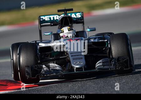 Der britische Formel-1-Fahrer Lewis Hamilton fuhr am letzten Tag der Formel-1-Testtage in Barcelona, 4.. März 2016, sein Auto. (Foto von Joan Cros/NurPhoto) *** Bitte nutzen Sie die Gutschrift aus dem Kreditfeld *** Stockfoto