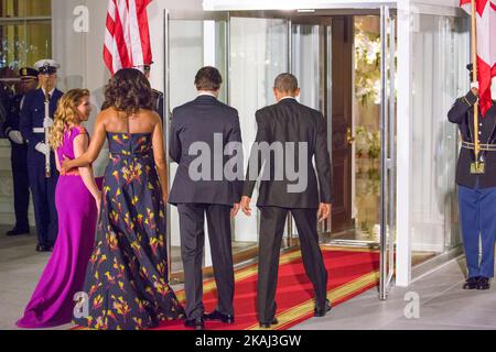 Präsident Barack Obama und First Lady Michelle Obama begrüßen den kanadischen Premierminister und Frau Gregoire Trudeau zu einem Staatsessen im Ostsaal des Weißen Hauses. (Foto von Cheriss May/NurPhoto) *** Bitte nutzen Sie die Gutschrift aus dem Kreditfeld *** Stockfoto