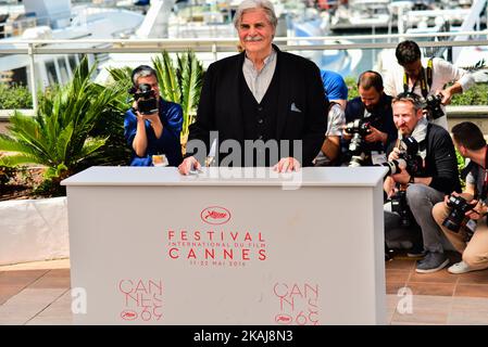 Schauspieler Peter Simonischek nimmt an der Fotoschau „Toni Erdmann“ Teil, die während der jährlichen Filmfestspiele von Cannes 69. am 14. Mai 2016 im Palais des Festivals in Cannes, Frankreich, stattfand. (Foto von Isa Saiz/NurPhoto) *** Bitte nutzen Sie die Gutschrift aus dem Kreditfeld *** Stockfoto