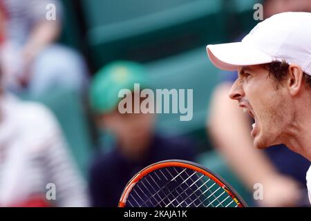 Andy Murray aus Großbritannien beim dritten Lauf der Männer gegen Ivo Karlovic aus Kroatien am sechsten Tag der French Open 2016 bei Roland Garros am 27. Mai 2016 in Paris, Frankreich. (Foto von Mehdi Taamallah/NurPhoto) *** Bitte benutzen Sie die Gutschrift aus dem Kreditfeld *** Stockfoto