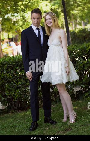 Elle Fanning und Nicolas Winding Refn nehmen am 6. Juni 2016 an der Fotoaufnahme des Films der Neon Demon im Casa del Cinema in Rom Teil. (Foto von Luca Carlino/NurPhoto) *** Bitte nutzen Sie die Gutschrift aus dem Kreditfeld *** Stockfoto