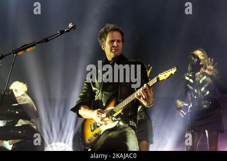 Die historische englische Band Duran Duran mit ihrem Frontmann Simon Le Bon tritt am 8. Juni 2016 mit der Paper Gods Tour, der dritten italienischen Etappe ihrer Tournee, in der Arena von Verona auf. (Foto von Mimmo Lamacchia/NurPhoto) *** Bitte benutzen Sie die Gutschrift aus dem Kreditfeld *** Stockfoto