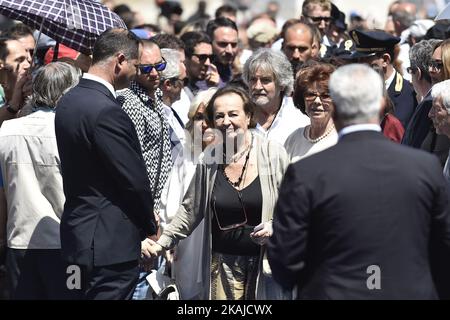 Maria Amato, Ehefrau von Carlo Pedersoli (Bud Spencer), nimmt am 30. Juni 2016 an der Beerdigung des italienischen Schauspielers Bud Spencer, geboren Carlo Pedersoli, in der „Kirche der Künstler“, Santa Maria in Montesanto, auf der Piazza del Popolo in Rom Teil (Foto von Giuseppe Maffia / NurPhoto) (Foto von Giuseppe Maffia/NurPhoto) *** Bitte verwenden Sie Credit from Credit Field *** Stockfoto