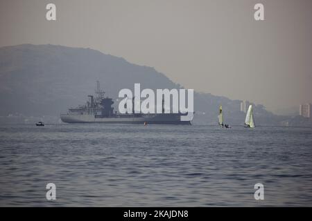 Marineinfanteristen der brasilianischen Marine trainieren für die Olympischen Spiele Rio 2016 am 19. Juli 2016 in Rio de Janeiro, Brasilien, gegen den Terrorismus. Im Training haben wir zwei Schiffe, Hubschrauber und Lastwagen benutzt. Das Training fand am Flamengo-Strand statt, der in der Nähe der Marina da Gloria und des Weges liegt, auf dem die Segelwettbewerbe stattfinden werden. Die Lage ist auch strategisch, weil es Landungen und Starts Route vom Flughafen Santos Dumont. (Foto von Luiz Souza/NurPhoto) *** Bitte benutzen Sie die Gutschrift aus dem Kreditfeld *** Stockfoto