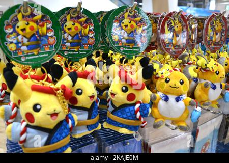 Ein Geschäft, das Pokemon-Waren in Tokio, Japan, verkauft, 22. Juli 2016. Die japanische Version der Spiel-App „Pokemon Go“ wurde am 22. Juli 2016 veröffentlicht. (Foto von Hitoshi Yamada/NurPhoto) *** Bitte nutzen Sie die Gutschrift aus dem Kreditfeld *** Stockfoto