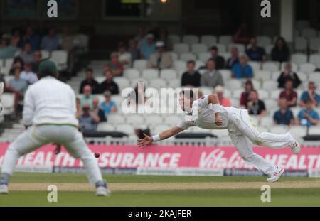 Der pakistanische Yasir Shah spielte am vierten Tag des vierten Investec-Testmatches zwischen England und Pakistan am 14. 2016. August im Oval Stadium in London Stockfoto