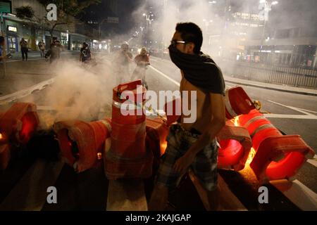 Anhänger der Suspendierung der Präsidentin Dilma Rousseff während eines Protests gegen das Amtsenthebungsverfahren und des Interims-Präsidenten des Landes, Michel Temer, in der Paulista Avenue in Sao Paulo, Brasilien, Am 29. August 2016. (Foto von Fabio Vieira/FotoRua/NurPhoto) *** Bitte nutzen Sie die Gutschrift aus dem Kreditfeld *** Stockfoto