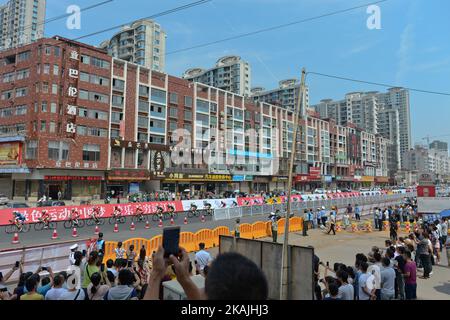 Fahrer während der 116km Liling Circuit Race dritten Etappe, der 2016 Tour of China 2. Am Donnerstag, den 22. September 2016, in Liling, Provinz Hunan, China. Foto von Artur Widak *** Bitte nutzen Sie die Gutschrift aus dem Kreditfeld *** Stockfoto