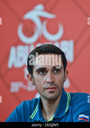 Alberto Contador, ein spanischer Profi-Rennradfahrer für das UCI World Tour Team Tinkoff, abgebildet während der Pressekonferenz der Fahrer, einen Tag vor dem vierstufigen Profi-Radrennen der Emirate, der Abu Dhabi Tour (20-23. Oktober). Am Mittwoch, den 19. Oktober 2016, im St Regis Hotel, Abu Dhabi, VAE. Foto von Artur Widak *** Bitte nutzen Sie die Gutschrift aus dem Kreditfeld *** Stockfoto