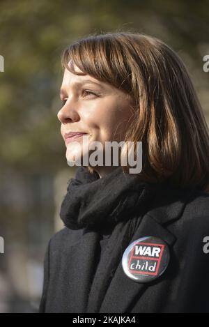 Carey Mulligan, Schauspieler und Botschafter für war Child, nimmt am 22. Oktober 2016 an der „Rallye für Aleppo“ vor der Downing Street in London, England, Teil. Der Protest wurde zur Unterstützung der Menschen in Aleppo, Syrien, und zum Versuch, die Gewalt in der Region zu stoppen, abgehalten. Die Demonstration wurde von Amnesty International UK, Avaaz, Big Heart, Council on Arab British Understanding (CAABU), CARE International UK, Christian Aid, Doctors of the World UK, Human Appeal, International Rescue Committee UK, Syria Relief, The Syria Campaign, war Child, ChildrenPlus und WATAN organisiert. (Foto von Jonathan Nicholson/NurPhot Stockfoto