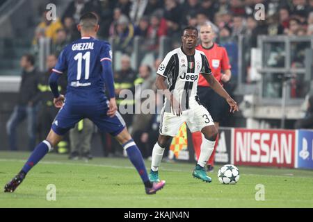 Juventus-Verteidiger Patrice Evra (33) in Aktion während des UEFA Champions League-Gruppenfußballspiels Nr.4 JUVENTUS - LYON am 02/11/2016 im Juventus-Stadion in Turin, Italien. Copyright 2016 Matteo Bottanelli *** Bitte benutzen Sie die Gutschrift aus dem Kreditfeld *** Stockfoto