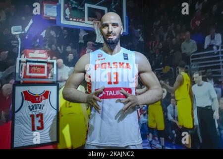 Eine Wachsfigur von Marcin Gortat, einem polnischen Profi-Basketballspieler für die Washington Wizards, gesehen im 'Polonia' Wachsmuseum, einer der neuesten und beliebtesten Touristenattraktionen im Zentrum von Krakau. Am Sonntag, den 6. November 2016, in Krakau, Polen. Foto von Artur Widak *** Bitte nutzen Sie die Gutschrift aus dem Kreditfeld *** Stockfoto